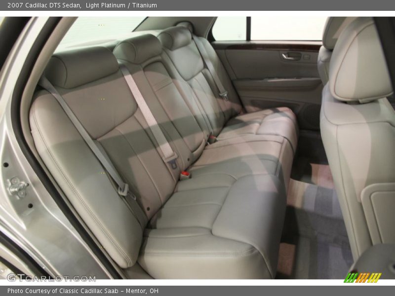 Light Platinum / Titanium 2007 Cadillac DTS Sedan