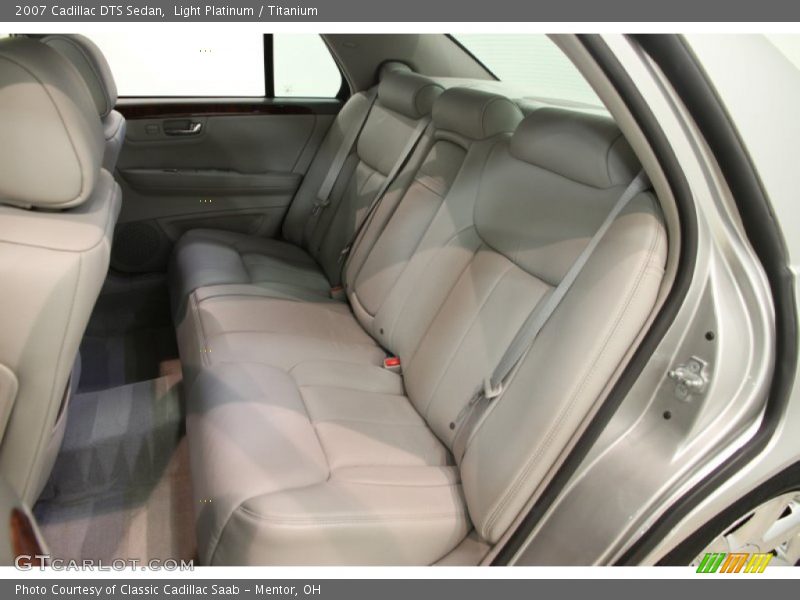Light Platinum / Titanium 2007 Cadillac DTS Sedan
