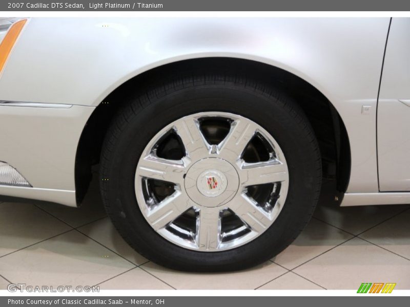 Light Platinum / Titanium 2007 Cadillac DTS Sedan