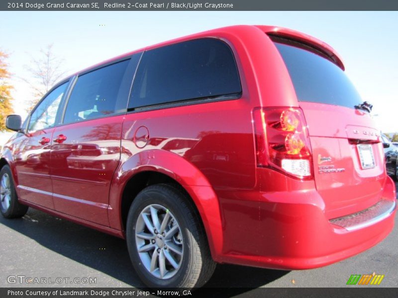 Redline 2-Coat Pearl / Black/Light Graystone 2014 Dodge Grand Caravan SE