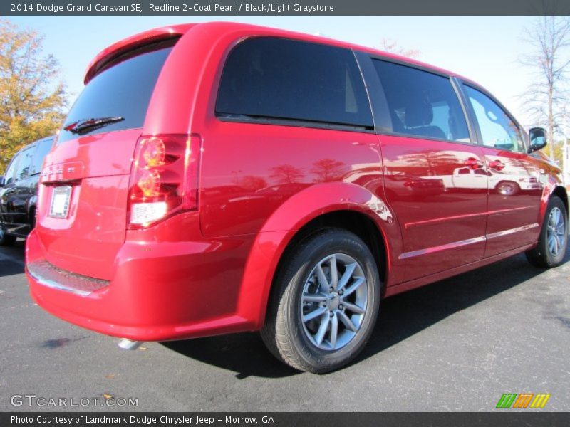 Redline 2-Coat Pearl / Black/Light Graystone 2014 Dodge Grand Caravan SE