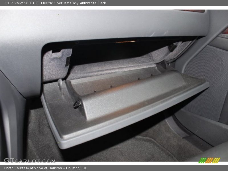 Electric Silver Metallic / Anthracite Black 2012 Volvo S80 3.2