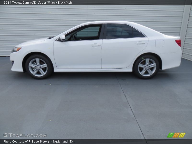 Super White / Black/Ash 2014 Toyota Camry SE