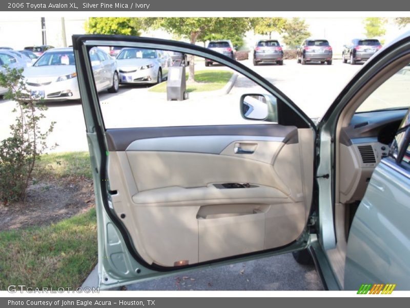 Silver Pine Mica / Ivory 2006 Toyota Avalon XL