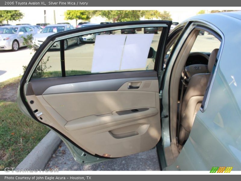 Silver Pine Mica / Ivory 2006 Toyota Avalon XL