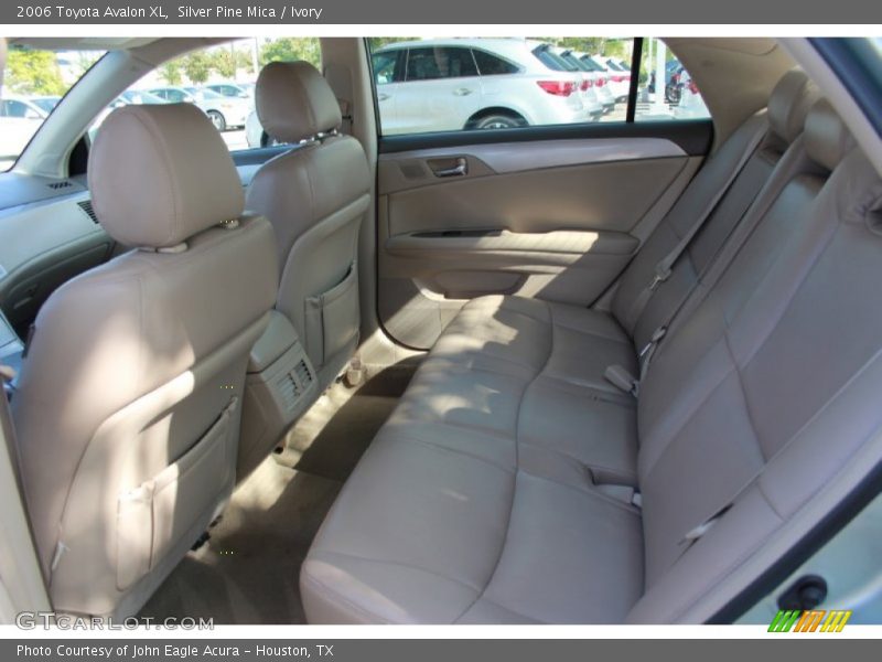 Silver Pine Mica / Ivory 2006 Toyota Avalon XL