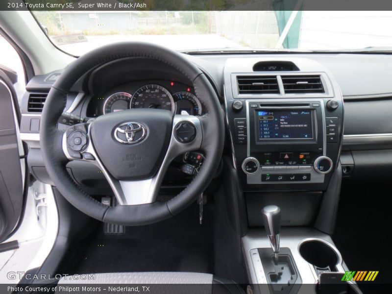 Super White / Black/Ash 2014 Toyota Camry SE