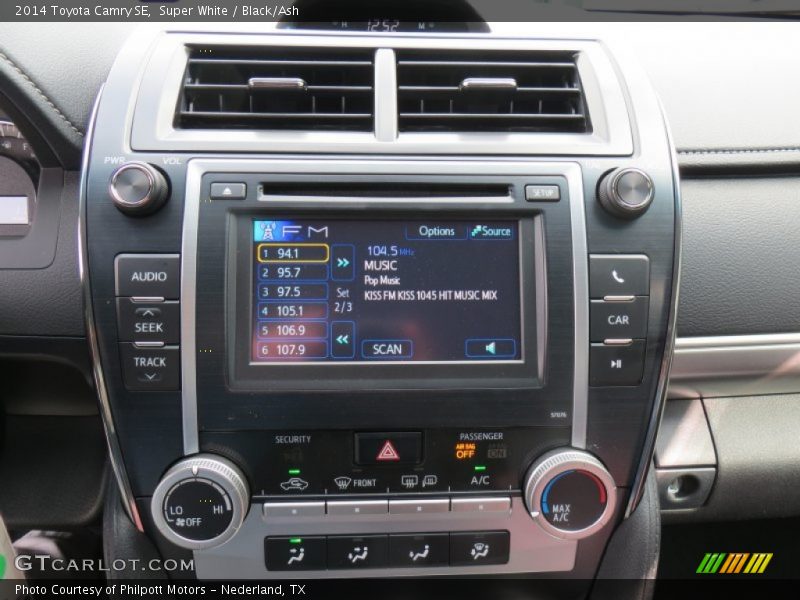 Super White / Black/Ash 2014 Toyota Camry SE