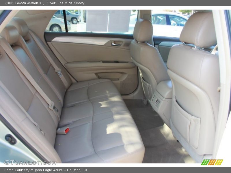 Silver Pine Mica / Ivory 2006 Toyota Avalon XL