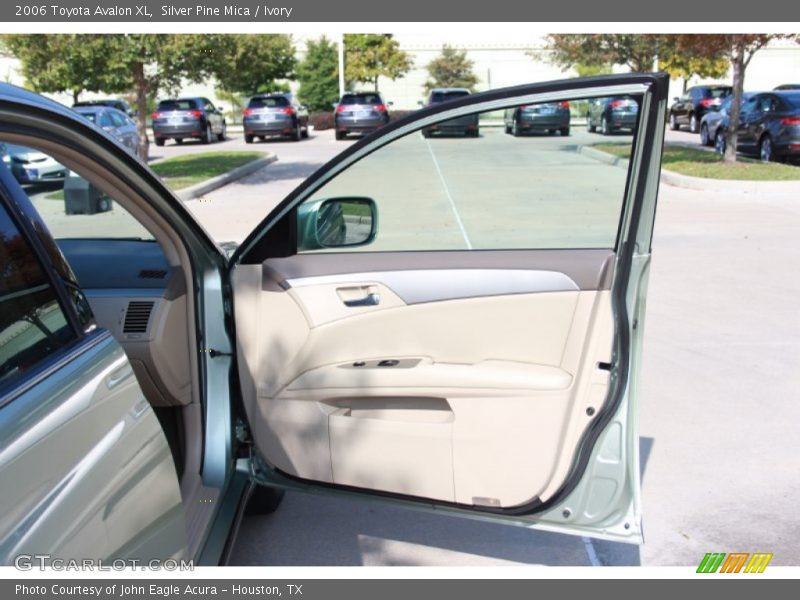 Silver Pine Mica / Ivory 2006 Toyota Avalon XL
