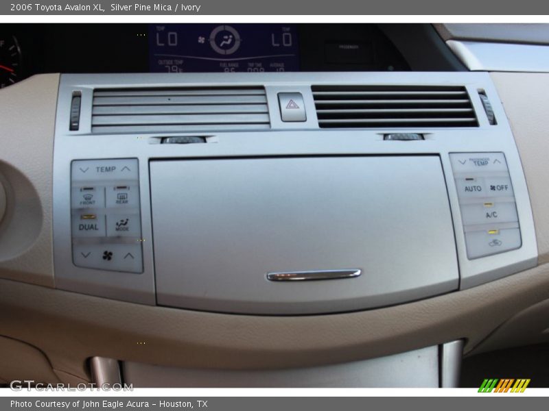 Silver Pine Mica / Ivory 2006 Toyota Avalon XL