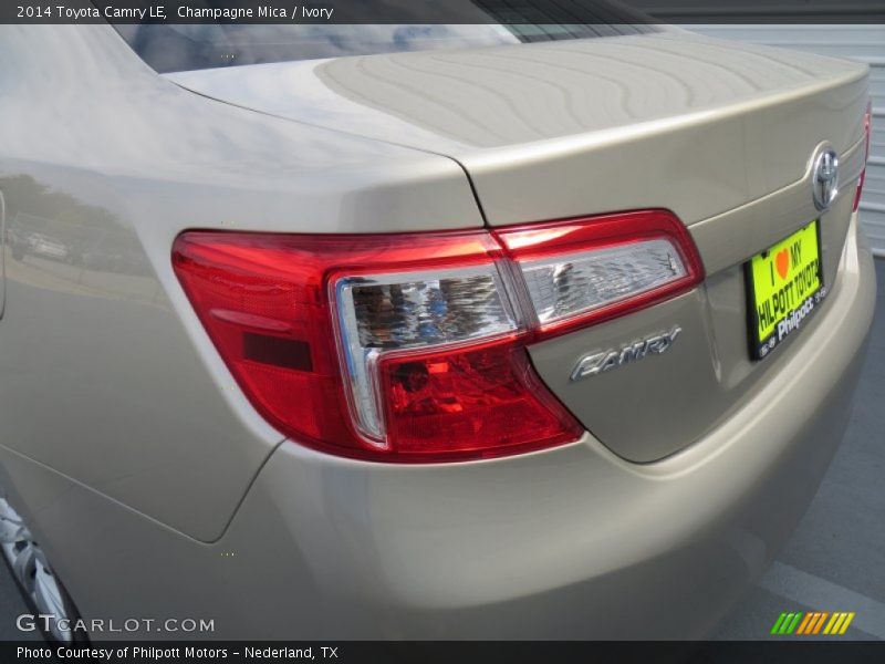 Champagne Mica / Ivory 2014 Toyota Camry LE