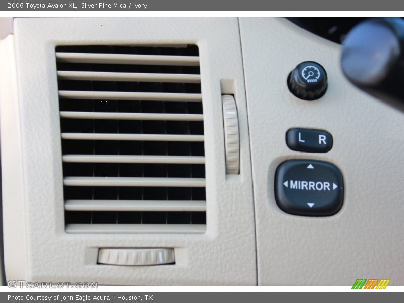 Silver Pine Mica / Ivory 2006 Toyota Avalon XL