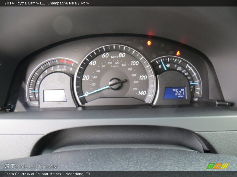 Champagne Mica / Ivory 2014 Toyota Camry LE