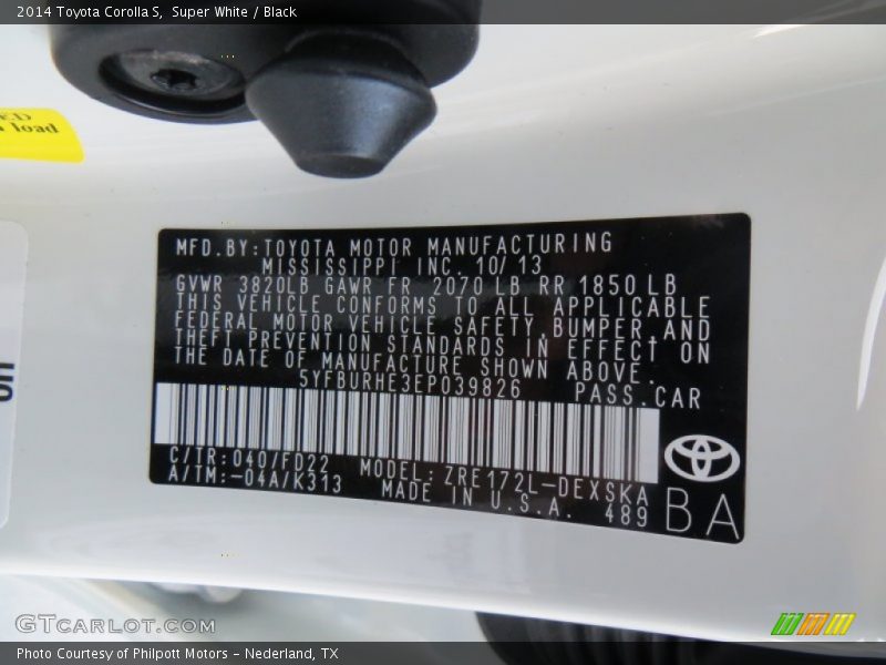 Super White / Black 2014 Toyota Corolla S