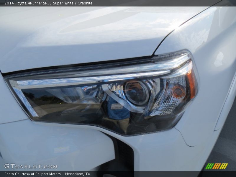 Super White / Graphite 2014 Toyota 4Runner SR5