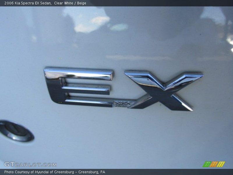 Clear White / Beige 2006 Kia Spectra EX Sedan