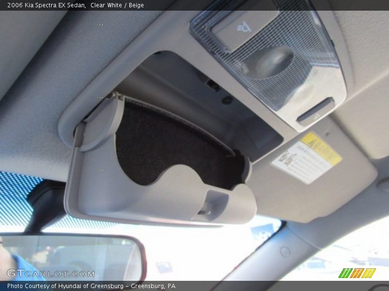 Clear White / Beige 2006 Kia Spectra EX Sedan