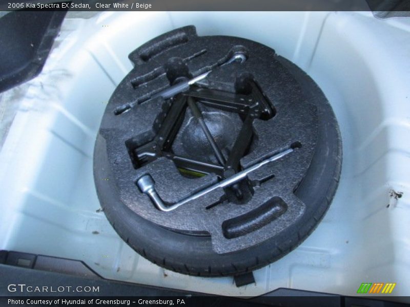 Clear White / Beige 2006 Kia Spectra EX Sedan