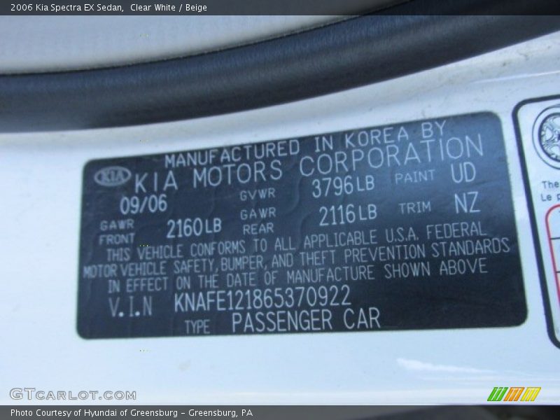 Clear White / Beige 2006 Kia Spectra EX Sedan