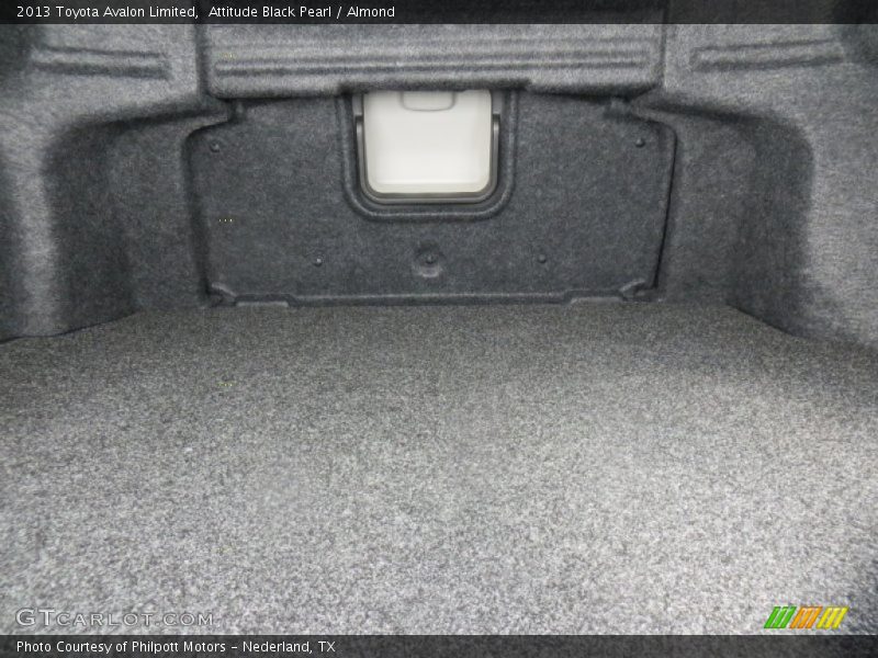 Attitude Black Pearl / Almond 2013 Toyota Avalon Limited