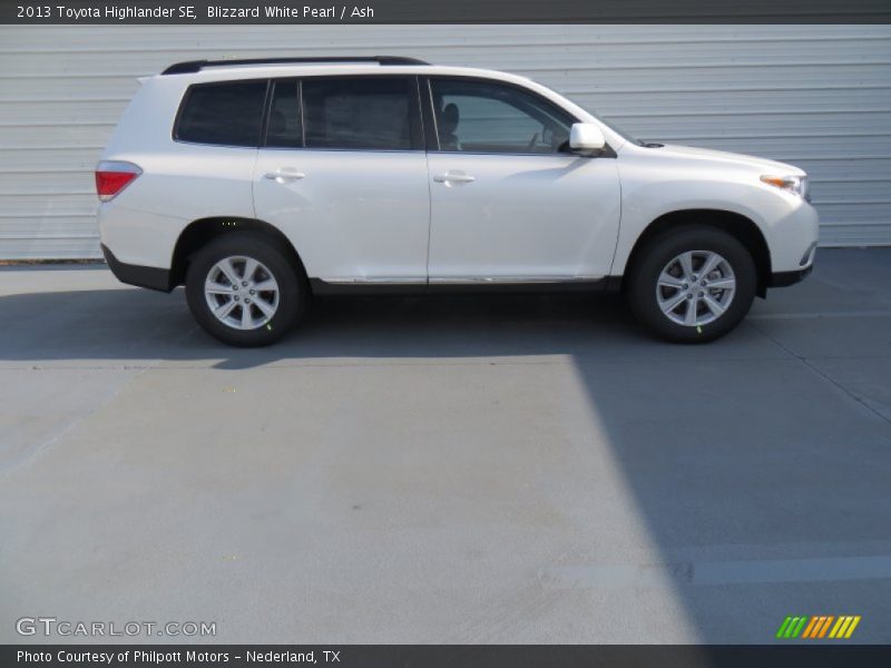 Blizzard White Pearl / Ash 2013 Toyota Highlander SE
