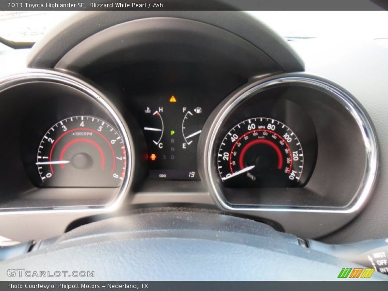 Blizzard White Pearl / Ash 2013 Toyota Highlander SE