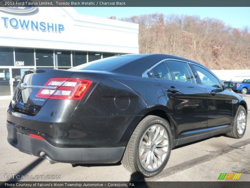 Tuxedo Black Metallic / Charcoal Black 2013 Ford Taurus Limited