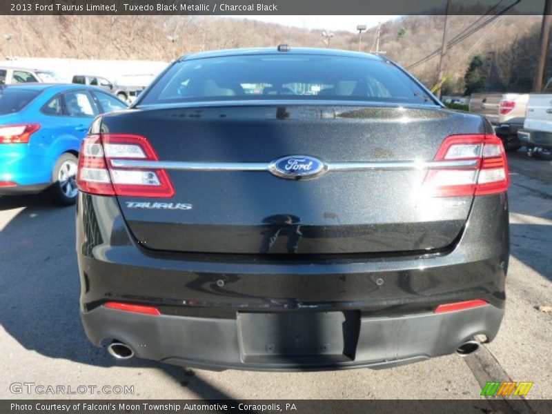 Tuxedo Black Metallic / Charcoal Black 2013 Ford Taurus Limited