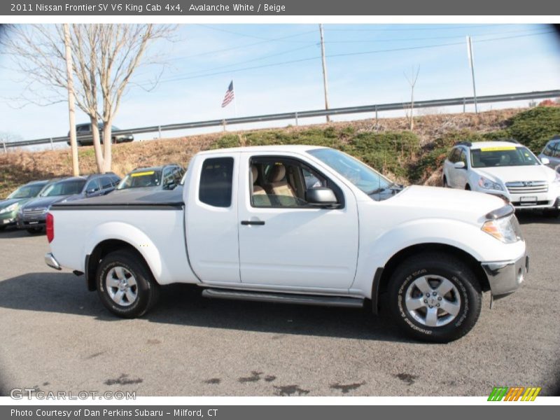 Avalanche White / Beige 2011 Nissan Frontier SV V6 King Cab 4x4