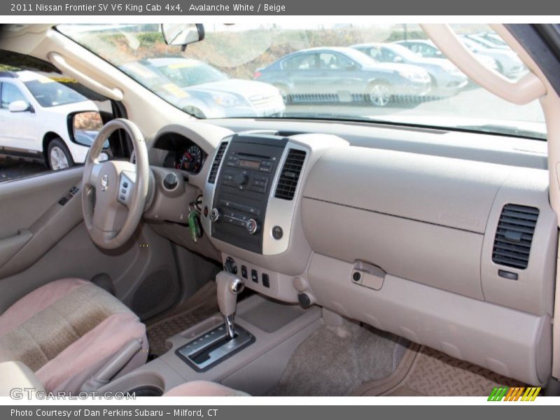 Avalanche White / Beige 2011 Nissan Frontier SV V6 King Cab 4x4