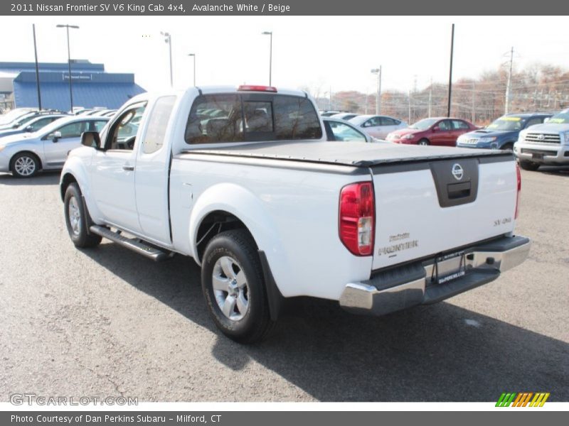 Avalanche White / Beige 2011 Nissan Frontier SV V6 King Cab 4x4