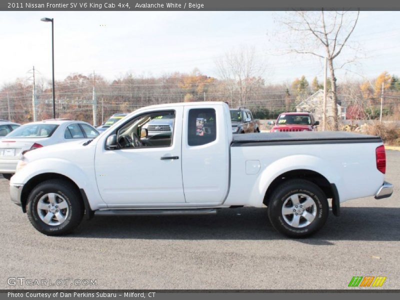 Avalanche White / Beige 2011 Nissan Frontier SV V6 King Cab 4x4