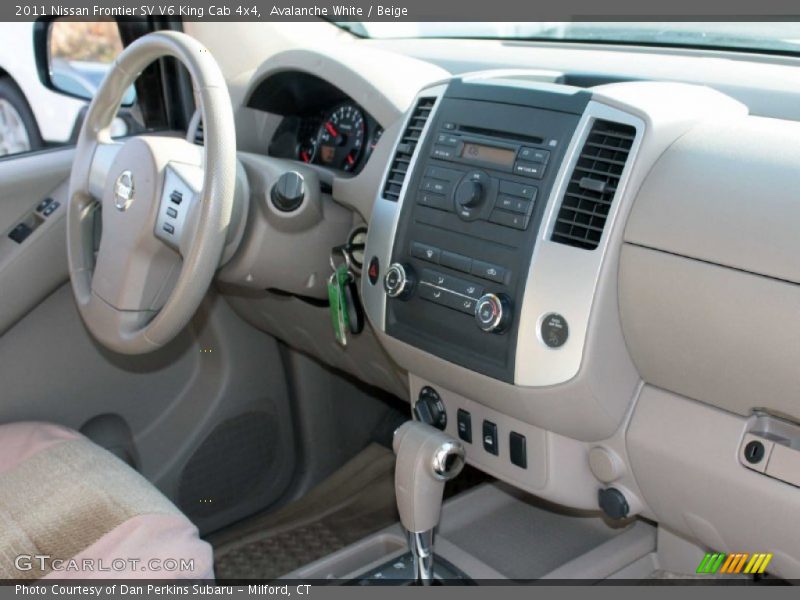 Avalanche White / Beige 2011 Nissan Frontier SV V6 King Cab 4x4