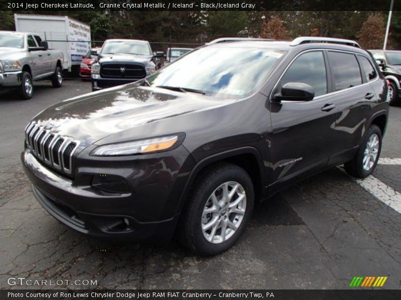 Front 3/4 View of 2014 Cherokee Latitude