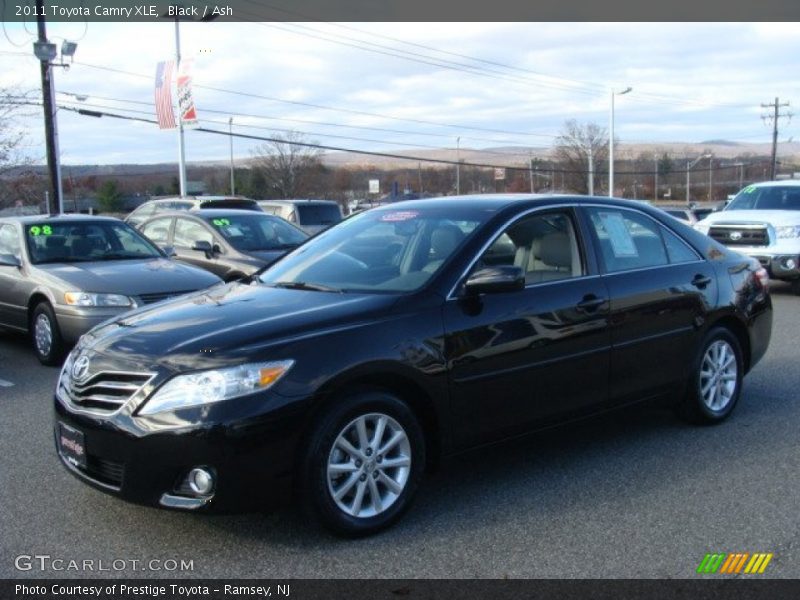 Black / Ash 2011 Toyota Camry XLE
