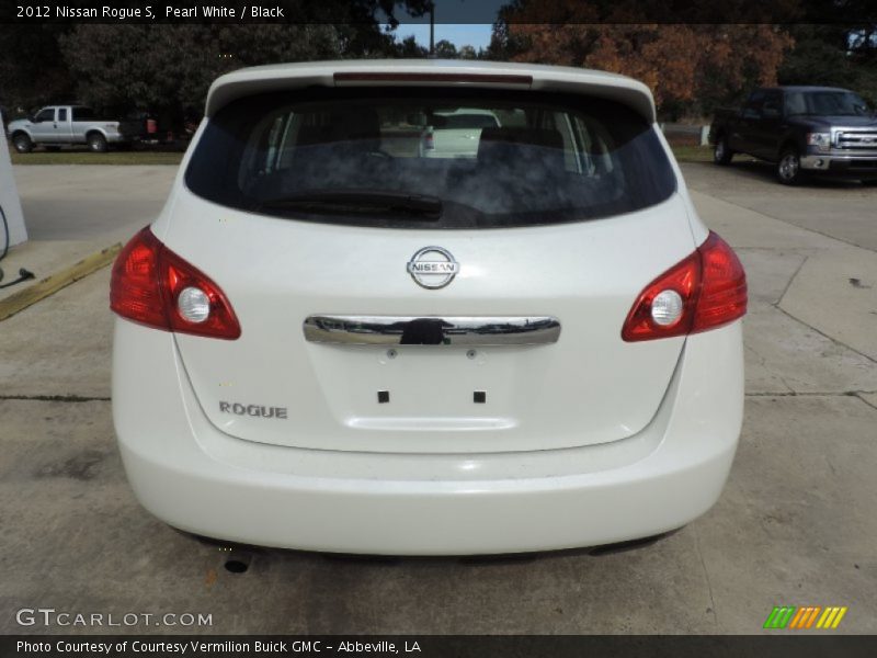 Pearl White / Black 2012 Nissan Rogue S