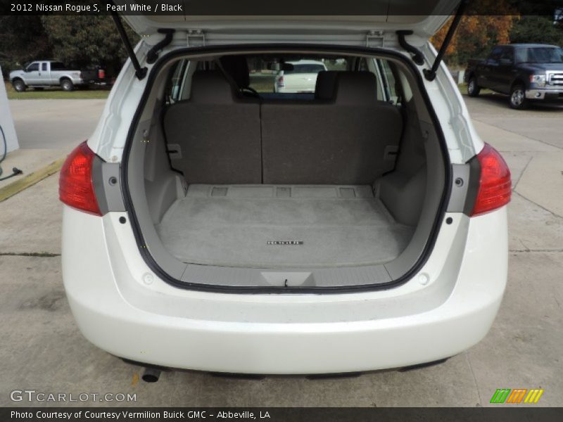 Pearl White / Black 2012 Nissan Rogue S