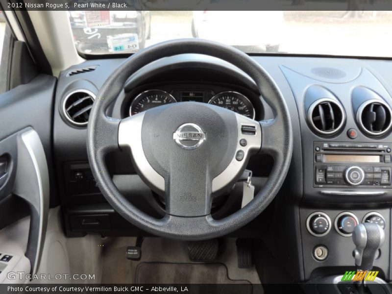 Pearl White / Black 2012 Nissan Rogue S