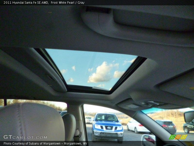 Frost White Pearl / Gray 2011 Hyundai Santa Fe SE AWD