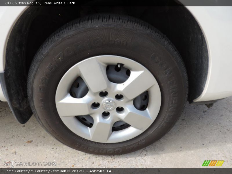 Pearl White / Black 2012 Nissan Rogue S