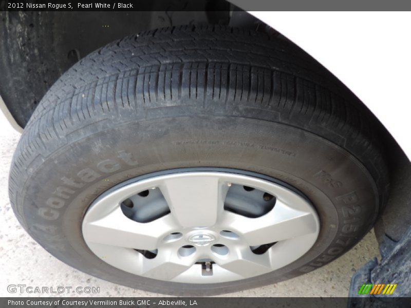 Pearl White / Black 2012 Nissan Rogue S