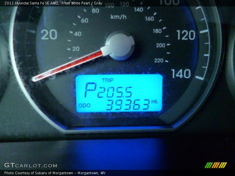 Frost White Pearl / Gray 2011 Hyundai Santa Fe SE AWD