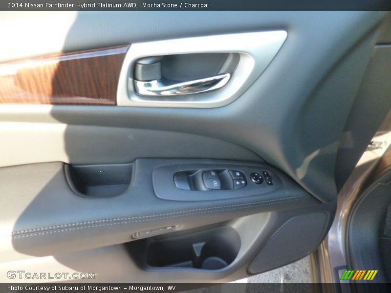 Controls of 2014 Pathfinder Hybrid Platinum AWD