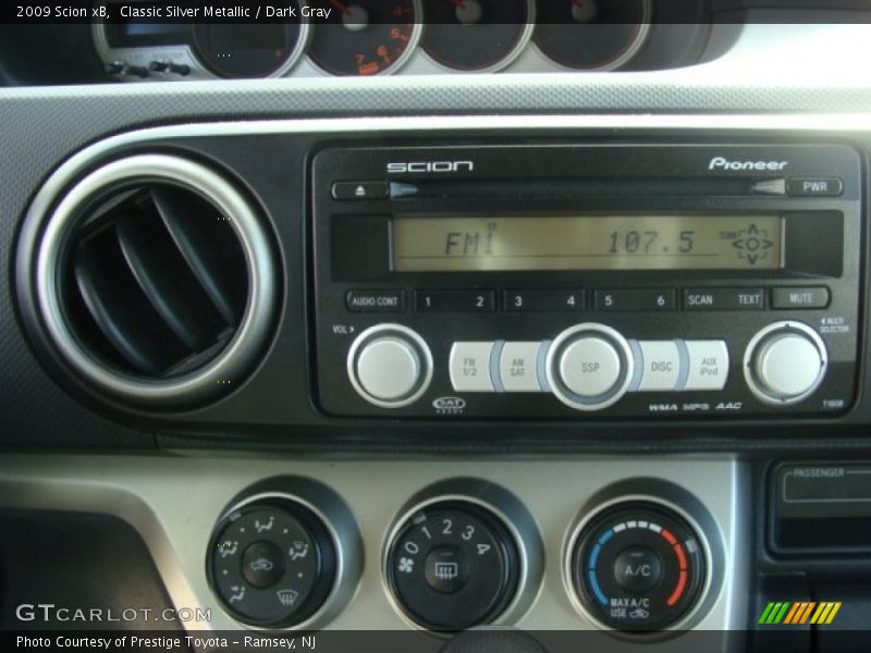 Classic Silver Metallic / Dark Gray 2009 Scion xB