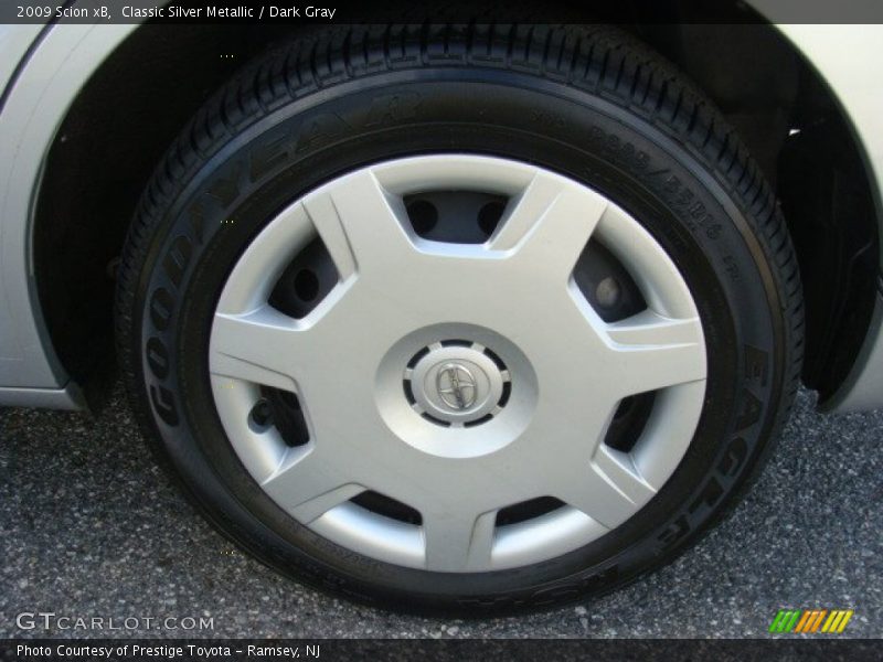 Classic Silver Metallic / Dark Gray 2009 Scion xB