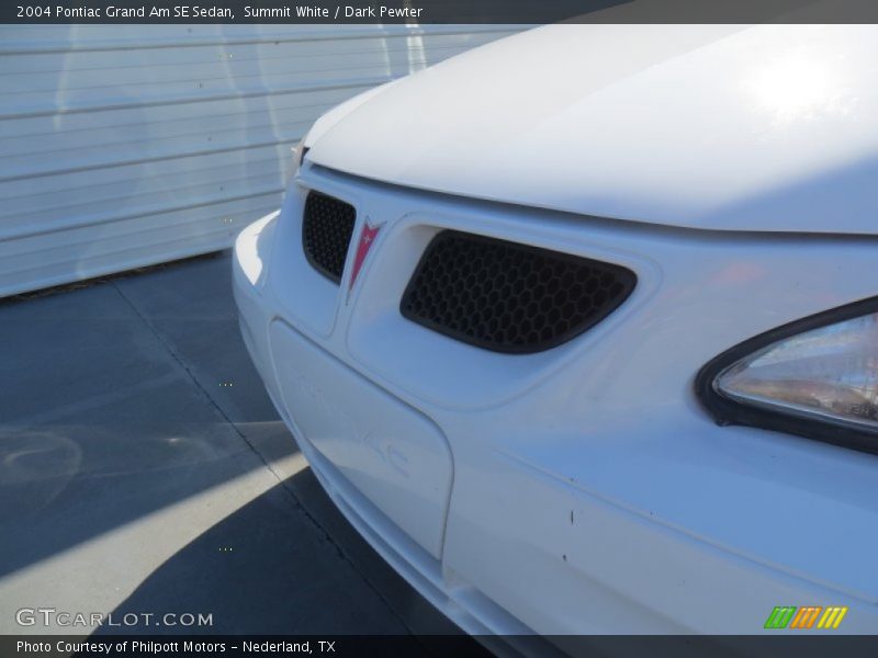 Summit White / Dark Pewter 2004 Pontiac Grand Am SE Sedan