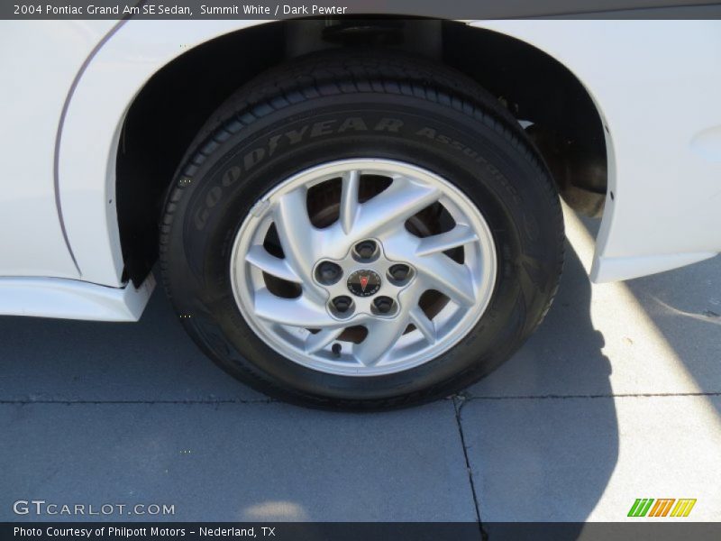 Summit White / Dark Pewter 2004 Pontiac Grand Am SE Sedan
