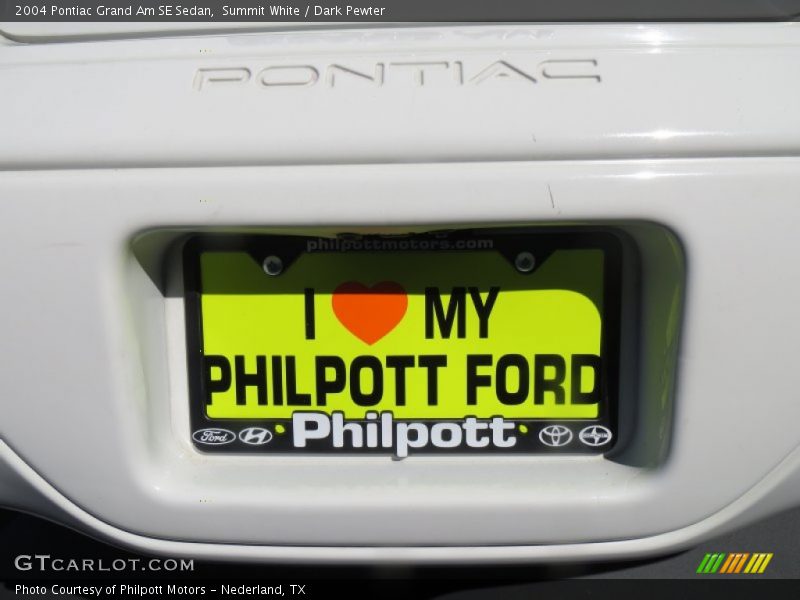 Summit White / Dark Pewter 2004 Pontiac Grand Am SE Sedan