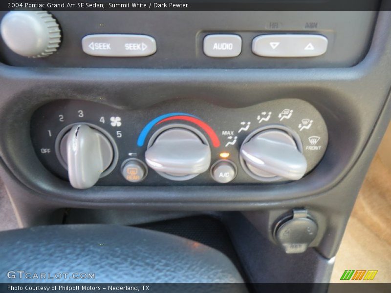 Summit White / Dark Pewter 2004 Pontiac Grand Am SE Sedan